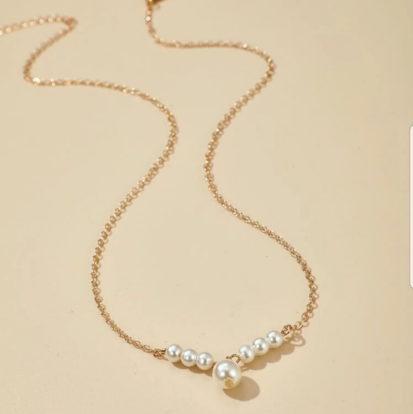 *Tris* Pearl Dangling Necklace - Picture 4 of 5